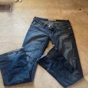 Low rise jeans